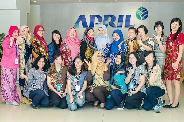 Karyawan RAPP Kompak Pakai Baju Batik