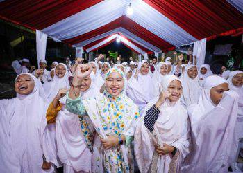 Foto: Santri Dukung Ganjar (SDG) menggelar Gema Selawat dan Doa Bersama untuk Negeri di Pondok Pesantren (Ponpes) As'adiyah Gulung Beru, Gantarang, Bulukumba, Sulsel, Rabu (26/10/22). Foto: Dok. Istimewa