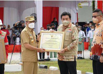 PT Riau Andalan Pulp and Paper (RAPP), unit usaha APRIL Group menerima penghargaan sebagai salah satu perusahaan swasta di Provinsi