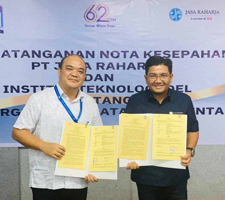 Penandatangan MoU Jasa Raharja bersama Institut Teknologi Del (ITDEL) menjalin kerja sama terkait Sinergi Keselamatan Lalu Lintas di Kabupaten Toba (8/2/23)