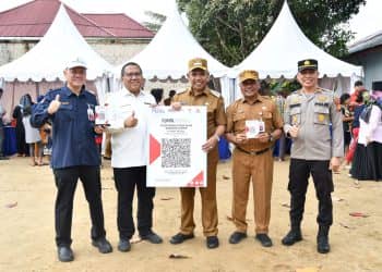 Bank Riau Kepri Syariah (BRK Syariah) mengikuti kegiatan panen perdana Demplot digital farming komoditas cabai merah pada Poktan Jaring Mas Sejahtera yang ditaja oleh Bank Indonesia Kantor Perwakilan Wilayah Riau, bertempat di Desa Pulau Birandang, Kabupaten Kampar, Senin, (27/2/2023).