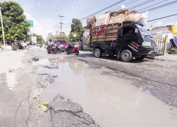 jalan rusak di pekanbaru