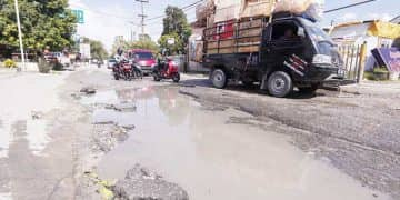 jalan rusak di pekanbaru