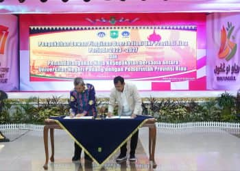 Tingkatkan SDM Riau, Gubernur Syamsuar dan Rektor UNP Teken MoU