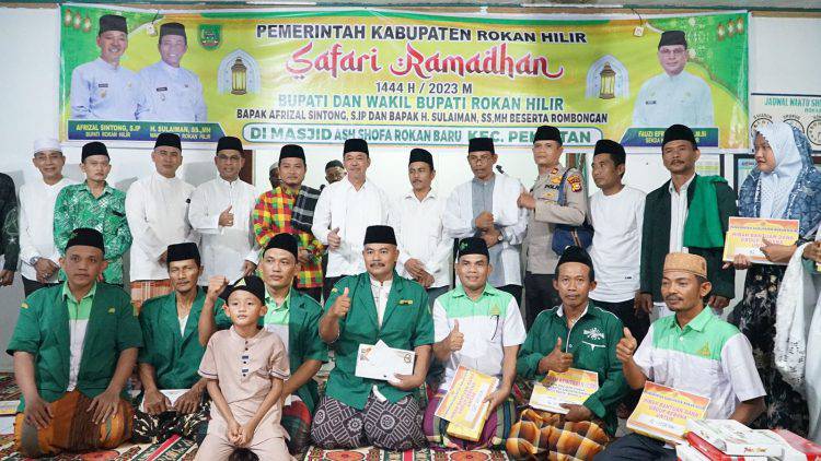 Safari Ramadhan 1444 H Bupati Rohil bersama Ketua TP PKK Rohil di Mesjid As Shofa Rokan Baru, Rohil (18/04/23)