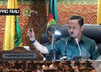 Pimpinan Sidang Rapat Paripurna DPRD Riau (12/06/23)