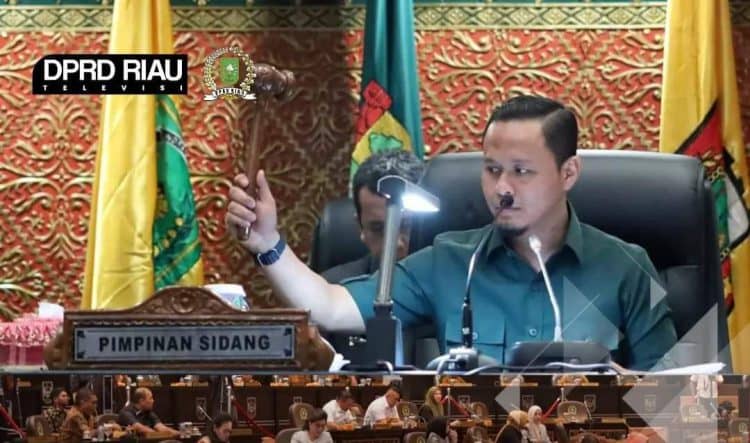 Pimpinan Sidang Rapat Paripurna DPRD Riau (12/06/23)