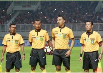 18 Wasit Pimpin Liga 1 2023/2024, Ini Daftarnya