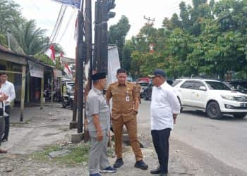 Jalan rusak dari bekas galian Instalasi Pengolahan Air Limbah (IPAL) masih banyak ditemui di Kota Pekanbaru.