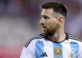 Messi pemain terbaik