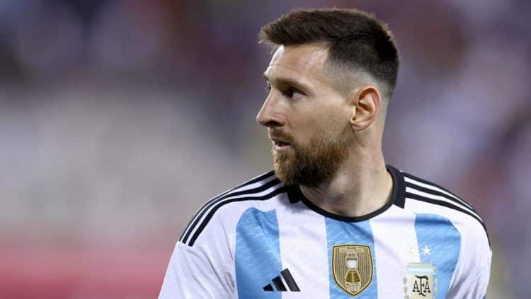 Messi pemain terbaik