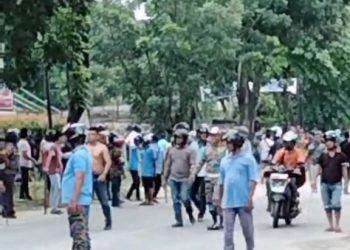 Jalan Riau Pekanbaru Mencekam, Dua Kubu Ormas Saling Serang