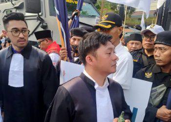 Pendaftaran Anies-Muhaimin ke KPU Dikawal Ratusan Pengacara