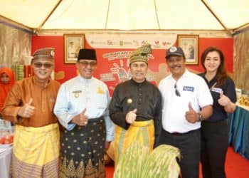 Bupati Indragiri Hilir H. M. Wardan Menghadiri Acara Harvesting Gerakan Nasional Bangga Buatan Indonesia (BBI) Dan Bangga Berwisata Di Indonesia (BBWI) Provinsi Riau