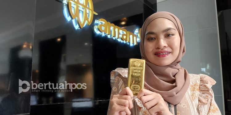 Emas batangan produk Antam (Foto: Bertuahpos / Melba)