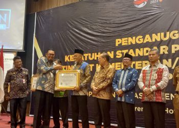 Ombudsman Riau Berikan Penghargaan Penilaian Kepatuhan Penyelenggaraan Pelayanan Publik