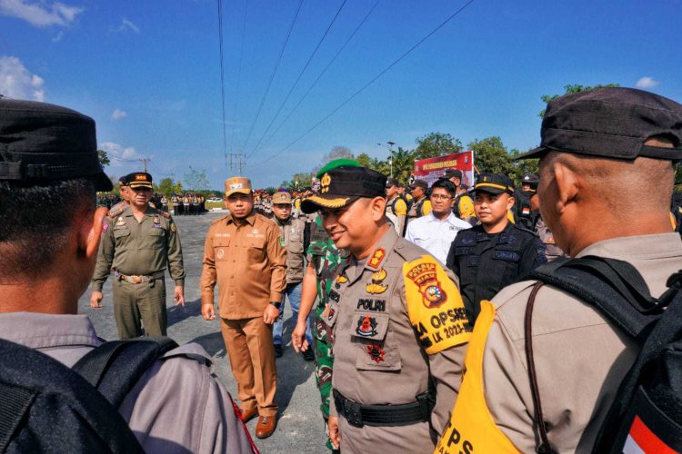 Wakil Bupati Siak Husni Merza bersama Kapolres Siak, Dandim 0322/Siak, Bawaslu, KPU lakukan cek persiapan personil Polri dan TNI pengamanan TPS