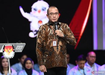 DKPP Berhentikan Ketua KPU Hasyim Asy'ari Karena Asusila