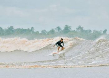 Wisatawan Tewas saat Ngevlog Ombak Bono, Dinas Pariwisata Riau Peringatkan Bahaya!