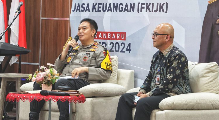 peran industri jasa keuangan