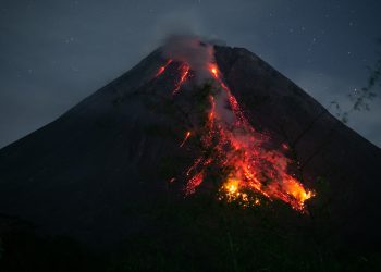 Gunung Marapi di Sumatera Barat Kembali Erupsi