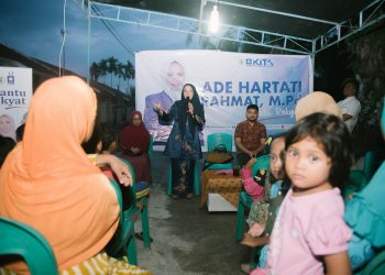 Guru-guru Sekolah Agama di Pekanbaru Mengadu ke Ade Hartati