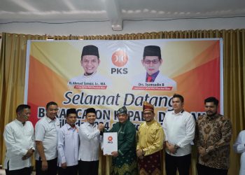 Edy Natar Kembalikan Formulir Balon Gubri ke DPW PKS Riau. Ada Sofyan Siroj?