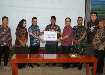 Penandatanganan Memorandum of Understanding (MoU) sebagai bentuk kolaborasi antara RAPP dengan 3 desa di Kabupaten Pelalawan dan Kabupaten Kampar. 