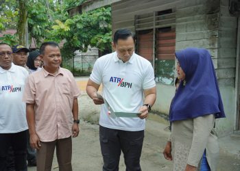 17 Tahun Menunggu, AHY Serahkan 42 Sertipikat Tanah