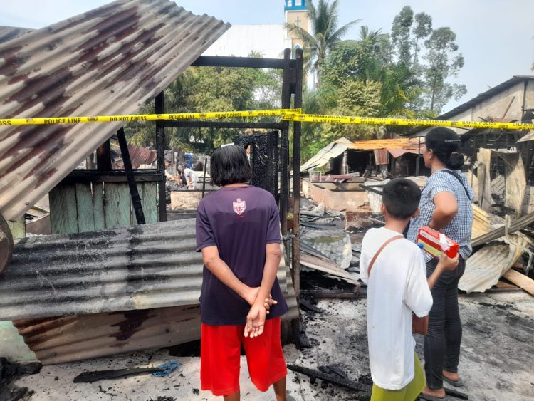 Si Jago Merah Mengamuk di Dumai, Lima Rumah Hangus