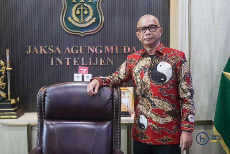 Prof Dr Reda Manthovani Raih Penghargaan Kolumnis inspiratif Pembca Hukumonline 2024