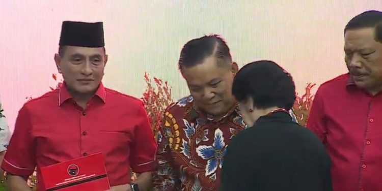 Abdul Wahid dan SF Hariyanto Resmi Kantongi Tiket PDIP untuk Pilgubri