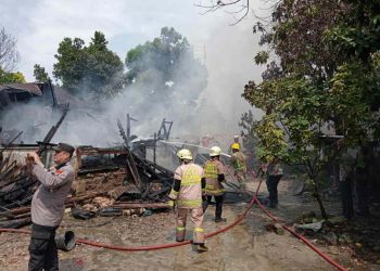 5 Rumah Petak di Jalan Cik Ditiro Dilahap Si Jago Merah