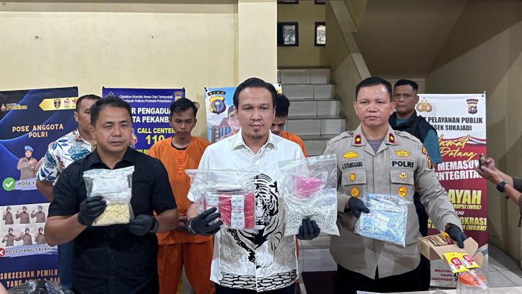 Dua Pengedar Narkotika Jaringan Internasional Ditangkap di Pekanbaru