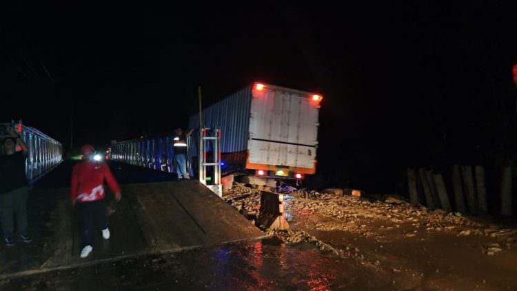 Jalan Lintas Riau ke Sumbar Buka Tutup Akibat Longsor