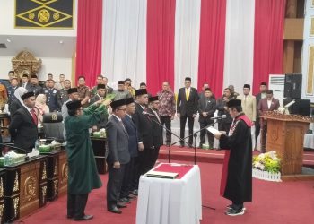 Empat Pimpinan DPRD Pekanbaru Resmi Dilantik, Harapkan Kerjasama Demi Kemajuan Kota