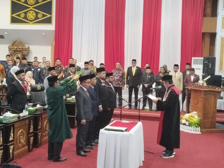 Empat Pimpinan DPRD Pekanbaru Resmi Dilantik, Harapkan Kerjasama Demi Kemajuan Kota