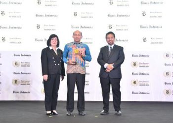 Penghargaan level nasional BIFA 2024 diterima langsung oleh Direktur Kepatuhan dan Manajemen Risiko BRK Syariah Fajar Restu Febriansyah  di Raffles Hotel, Jakarta, Rabu, (18/9/2024).