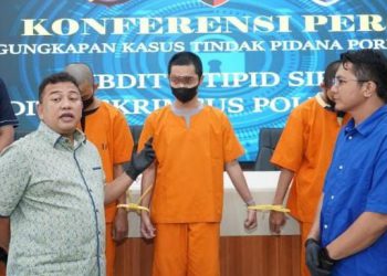 Polda Riau Tangkap Tiga Pria Gay Penyebar Konten Pornografi di Media Sosial