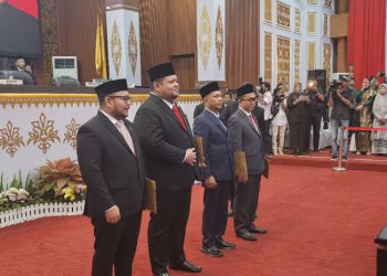 Isa Lahamid Resmi Pimpin DPRD Kota Pekanbaru Periode 2024-2029