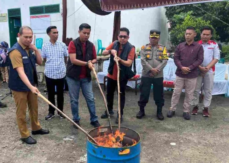 KPU Pekanbaru Musnahkan 1.176 Surat Suara Rusak dan Berlebih