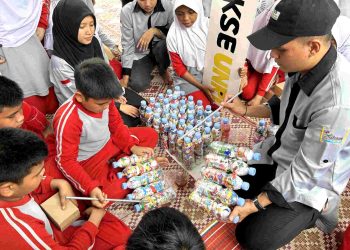 Langkah Nyata Mahasiswa KSE Unri untuk Mengurangi Limbah Plastik Lewat Ecobrick