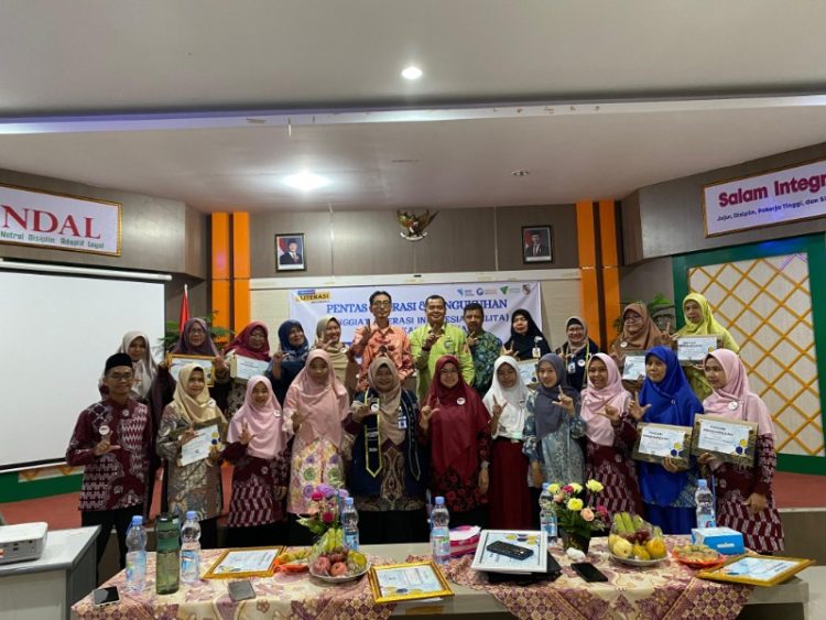 Pentas Literasi dan Pengukuhan Penggiat Literasi Indonesia Angkatan 4 di Pekanbaru Sukses Digelar