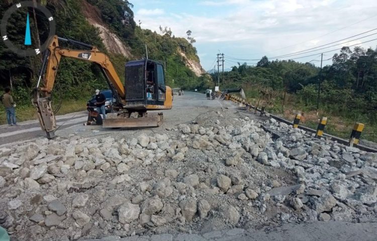 Perbaikan Jalan Lintas Riau - Sumbar Dikebut Selesai dalam Sepekan