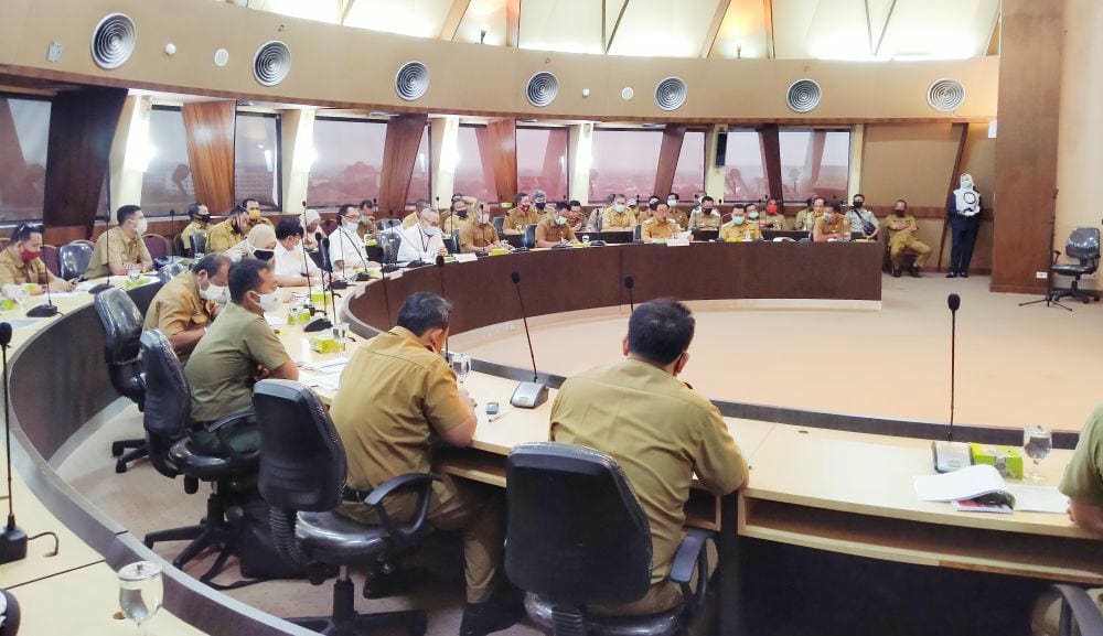 Rapat persiapan pembangunan Tol Trans Sumatera di Pekanbaru - Foto: Melba / Bertuahpos.