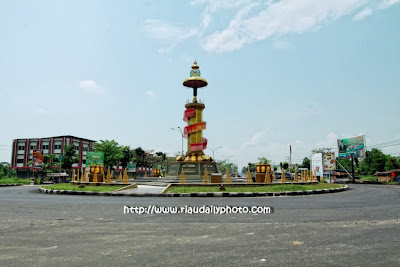 tugu kemilau songket