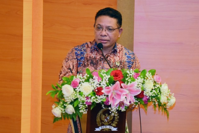 Ketua Badan Keahlian DPR RI Inosentius Samsul , Foto: Dok DPR