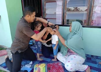 Bantuan peralatan Antropometri Kit dari PT RAPP kepada Posyandu binaan untuk pendeteksian Stunting di desa-desa