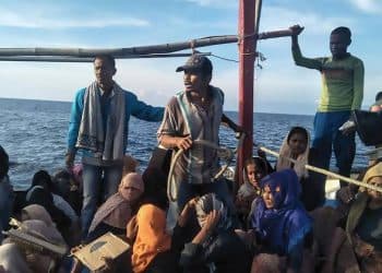 Imigran rohingya melarikan diri