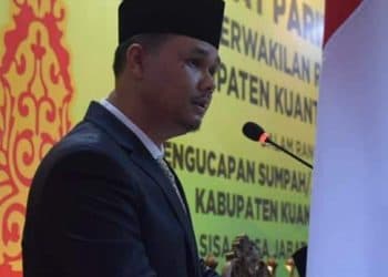 Ketua DPRD Kuansing Dr Adam SH MH